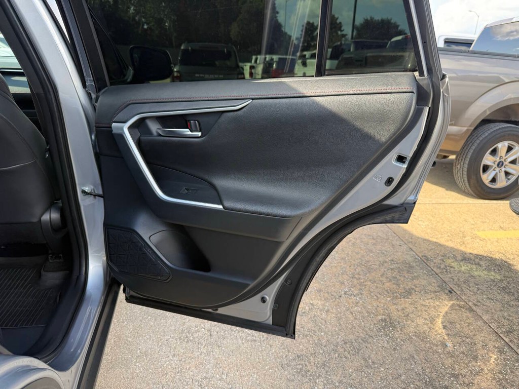 Toyota RAV4 Prime Vehicle Full-screen Gallery Image 16