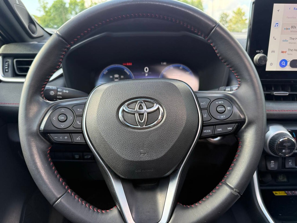 Toyota RAV4 Prime Vehicle Full-screen Gallery Image 23