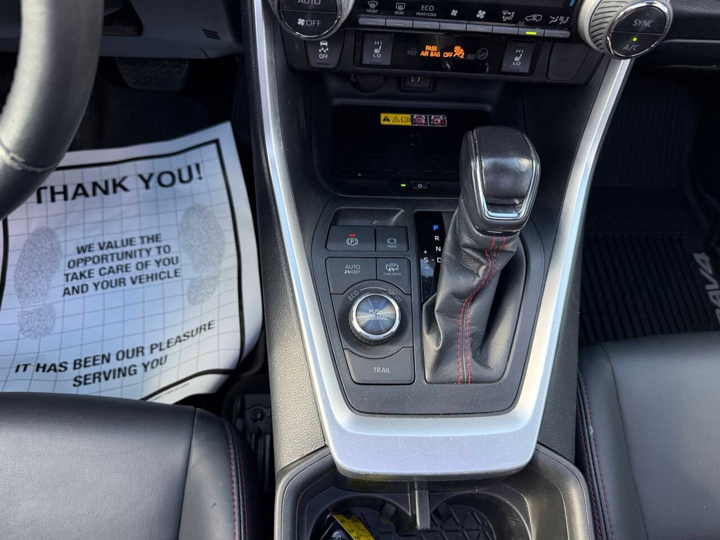 Toyota RAV4 Prime Vehicle Full-screen Gallery Image 28