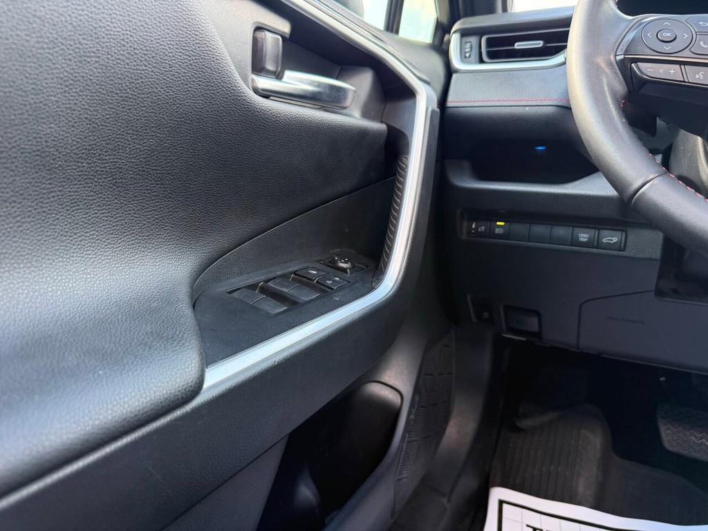 Toyota RAV4 Prime Vehicle Full-screen Gallery Image 29