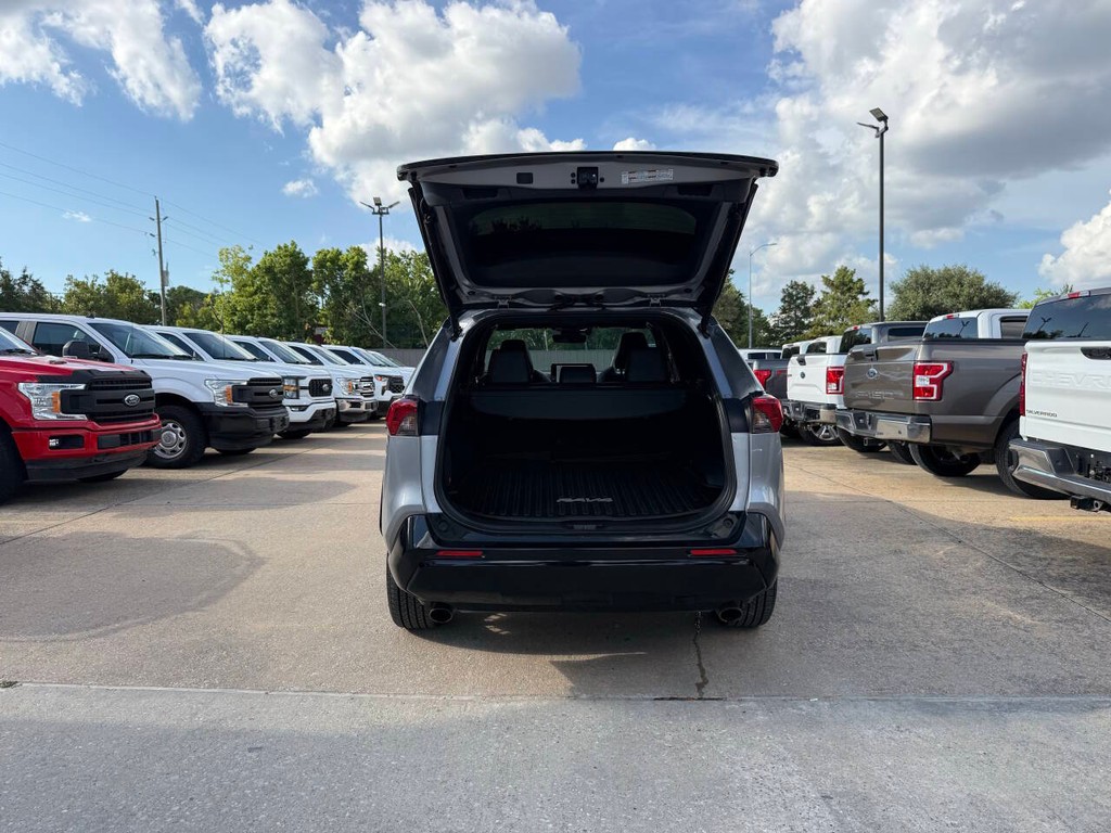 Toyota RAV4 Prime Vehicle Full-screen Gallery Image 35