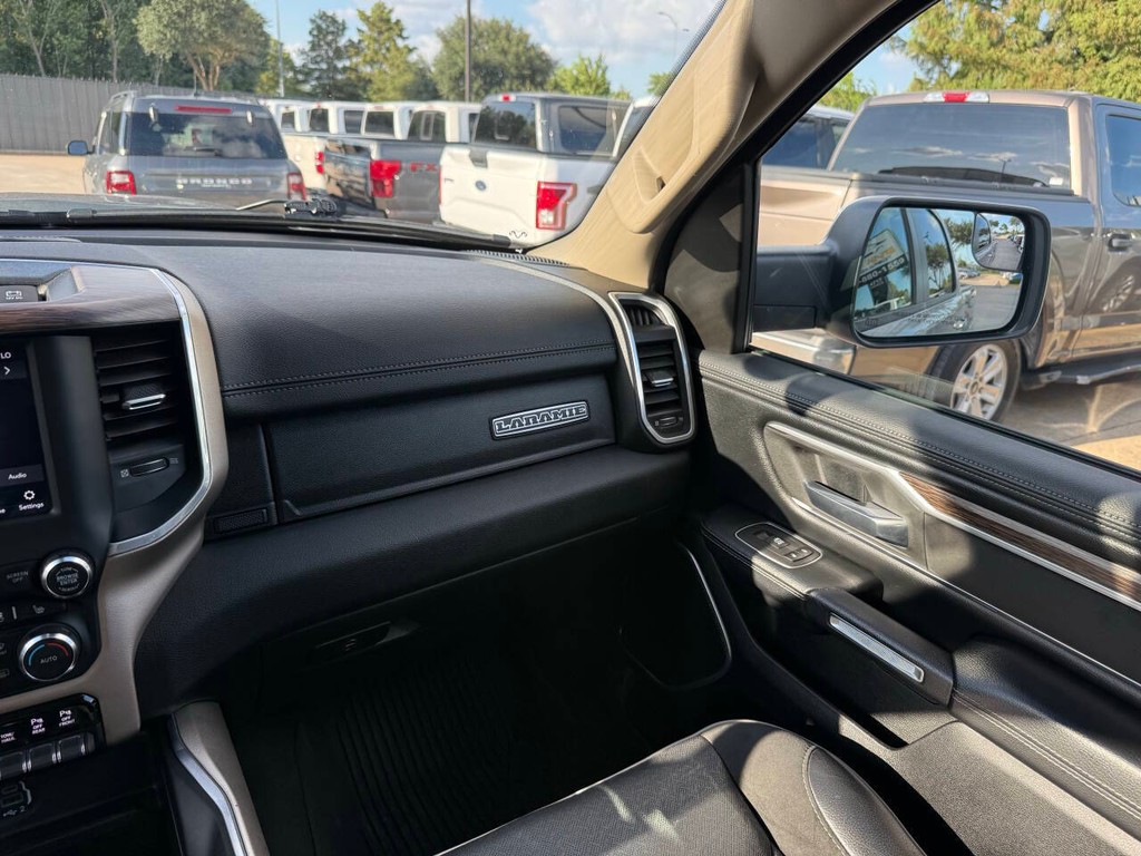 Ram 1500 Vehicle Full-screen Gallery Image 20