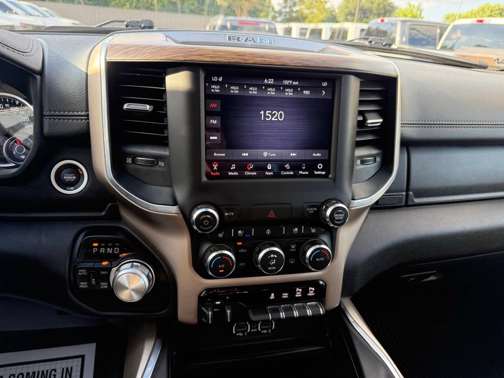 Ram 1500 Vehicle Full-screen Gallery Image 24