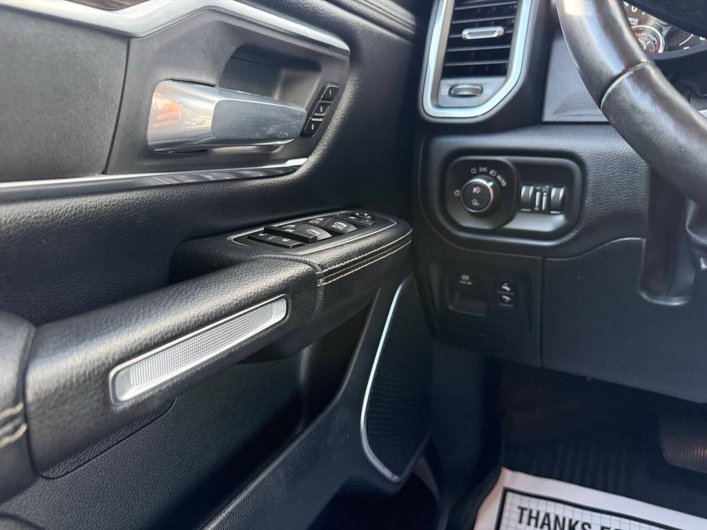 Ram 1500 Vehicle Full-screen Gallery Image 29