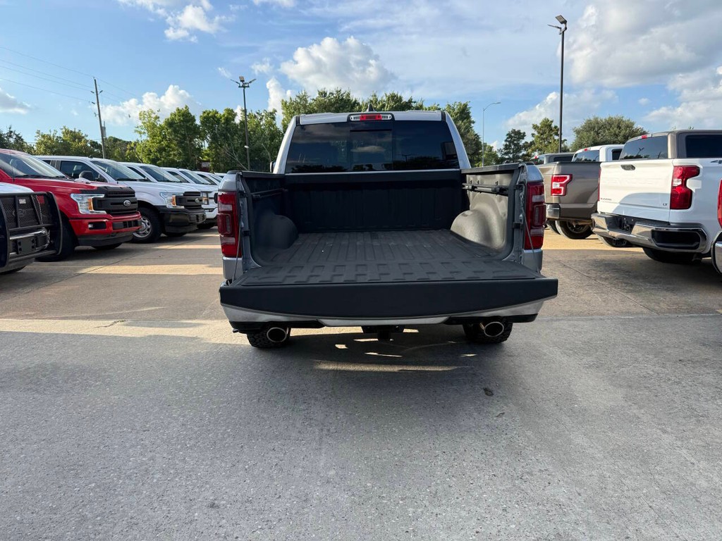 Ram 1500 Vehicle Full-screen Gallery Image 36
