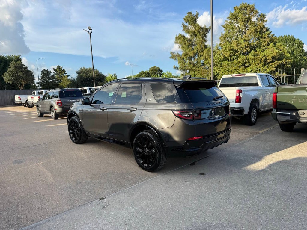 Land Rover Discovery Sport Vehicle Full-screen Gallery Image 04