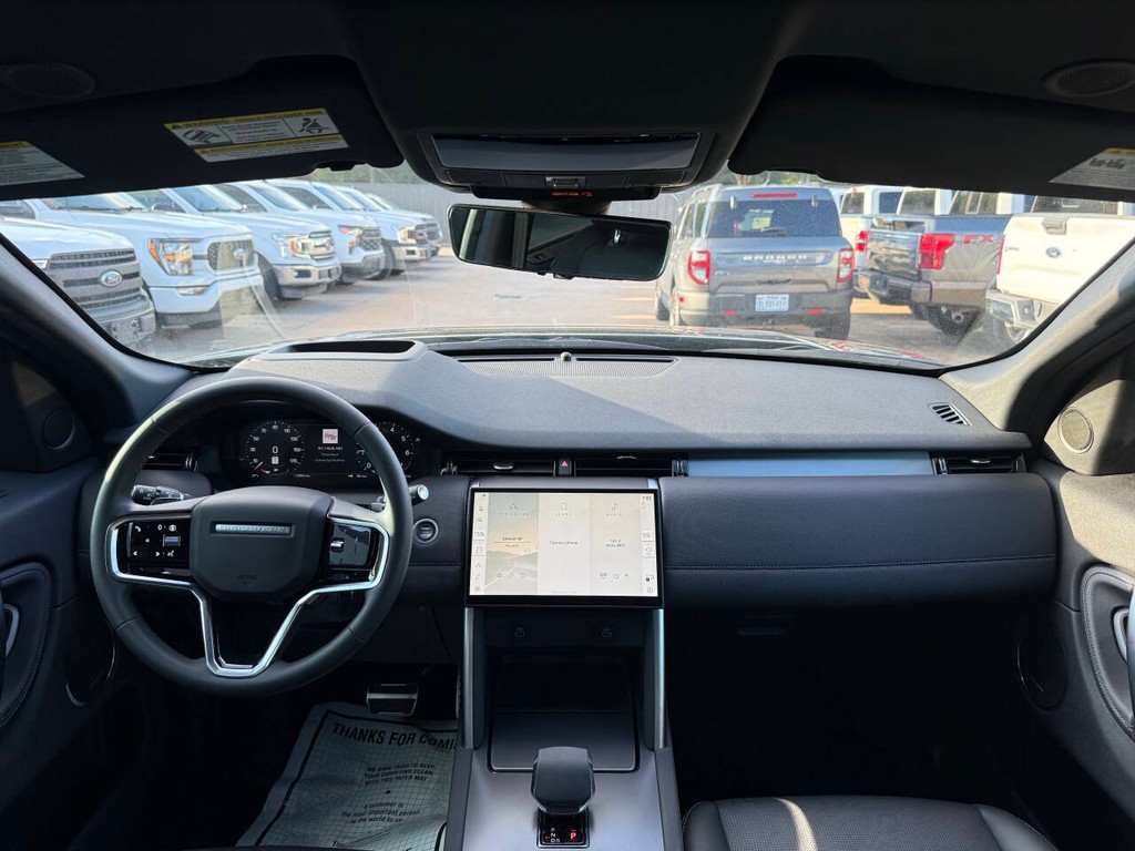 Land Rover Discovery Sport Vehicle Full-screen Gallery Image 17