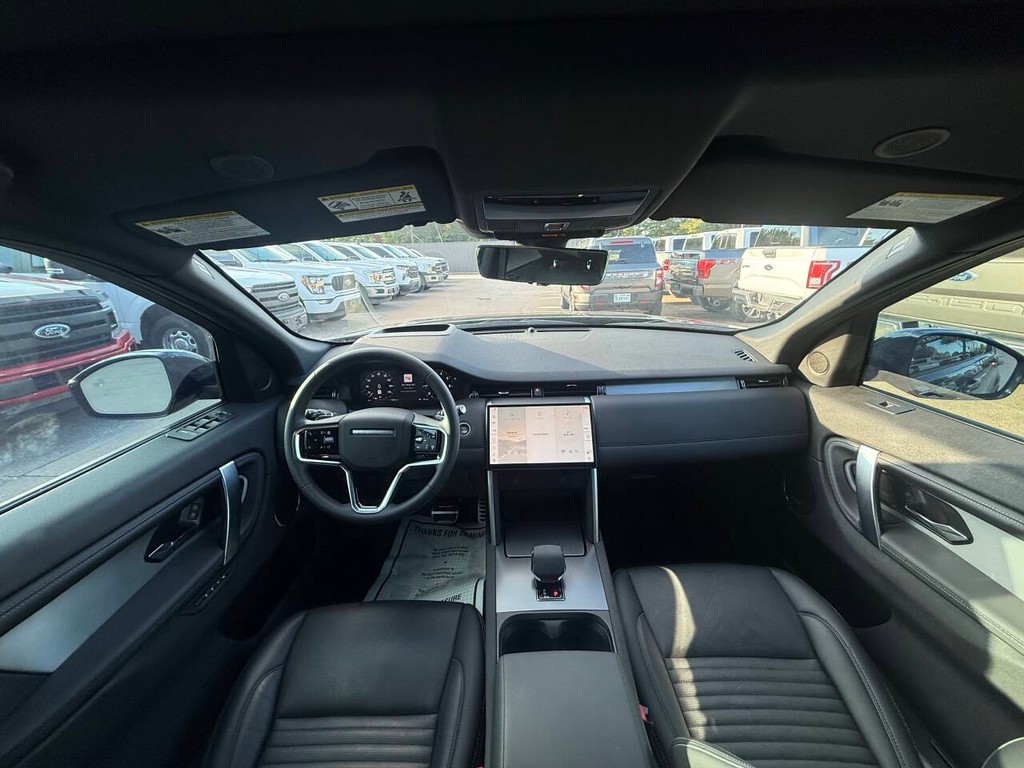 Land Rover Discovery Sport Vehicle Full-screen Gallery Image 18