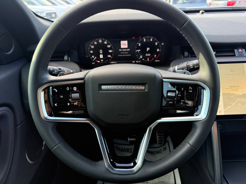 Land Rover Discovery Sport Vehicle Full-screen Gallery Image 27
