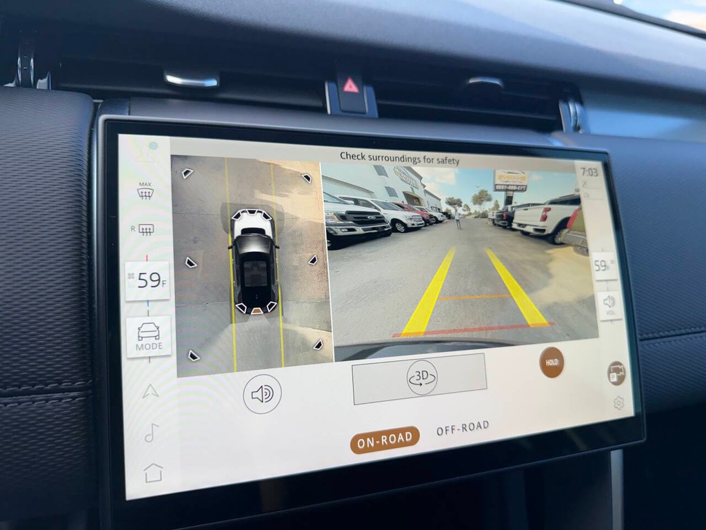 Land Rover Discovery Sport Vehicle Full-screen Gallery Image 29