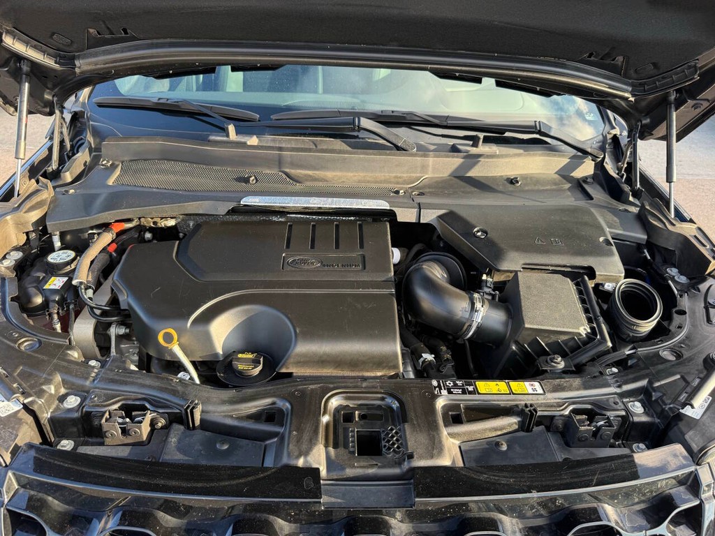 Land Rover Discovery Sport Vehicle Full-screen Gallery Image 39