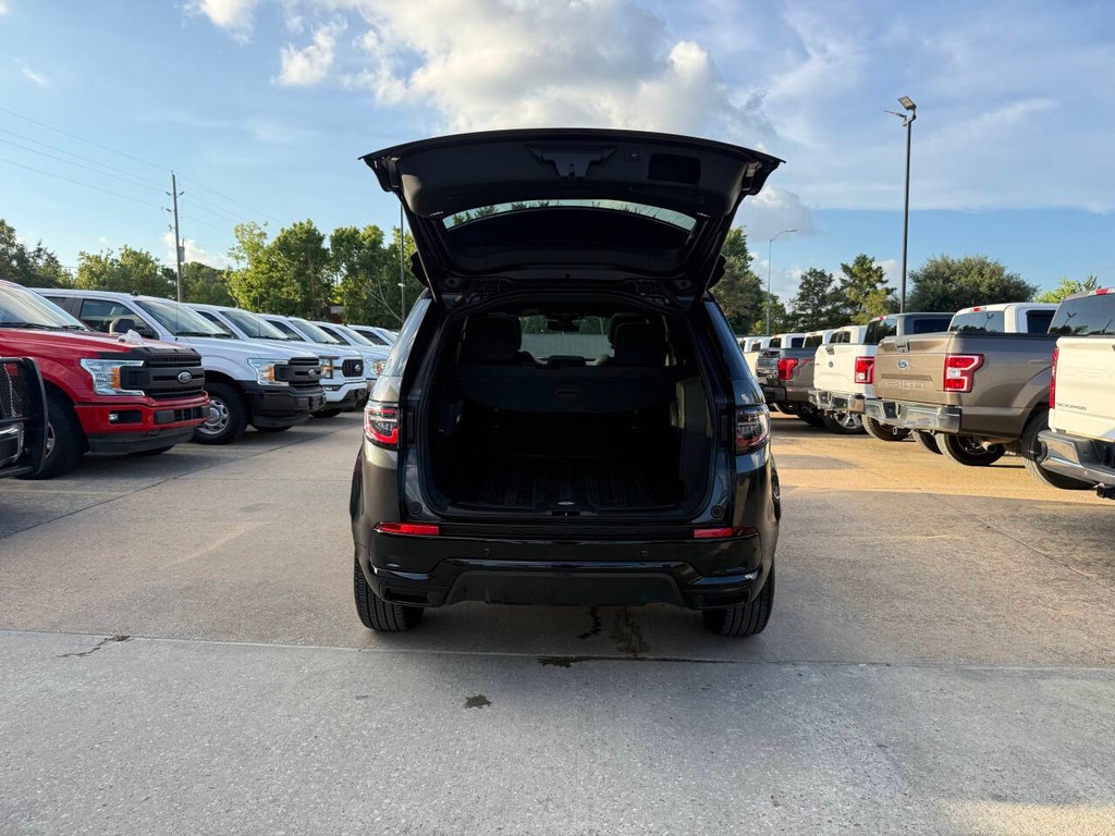 Land Rover Discovery Sport Vehicle Full-screen Gallery Image 41