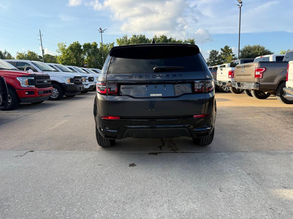 Land Rover Discovery Sport Vehicle Full-screen Gallery Image 43