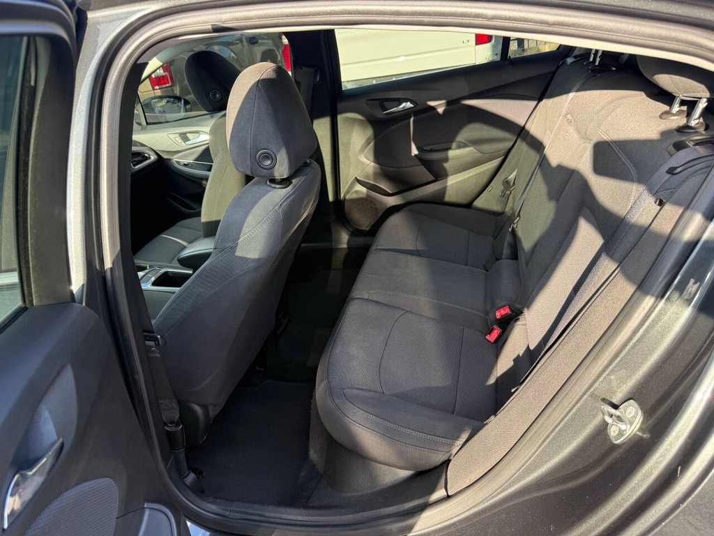 Chevrolet Cruze Vehicle Full-screen Gallery Image 13