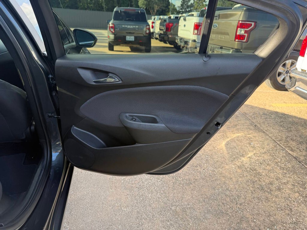Chevrolet Cruze Vehicle Full-screen Gallery Image 16