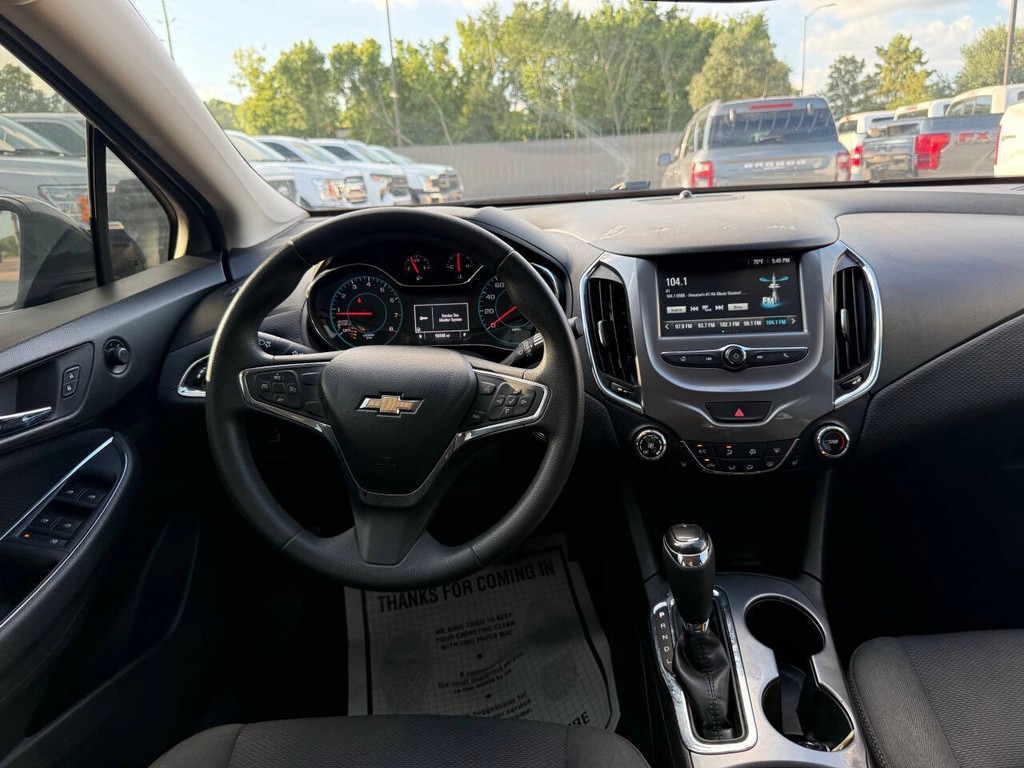 Chevrolet Cruze Vehicle Full-screen Gallery Image 21