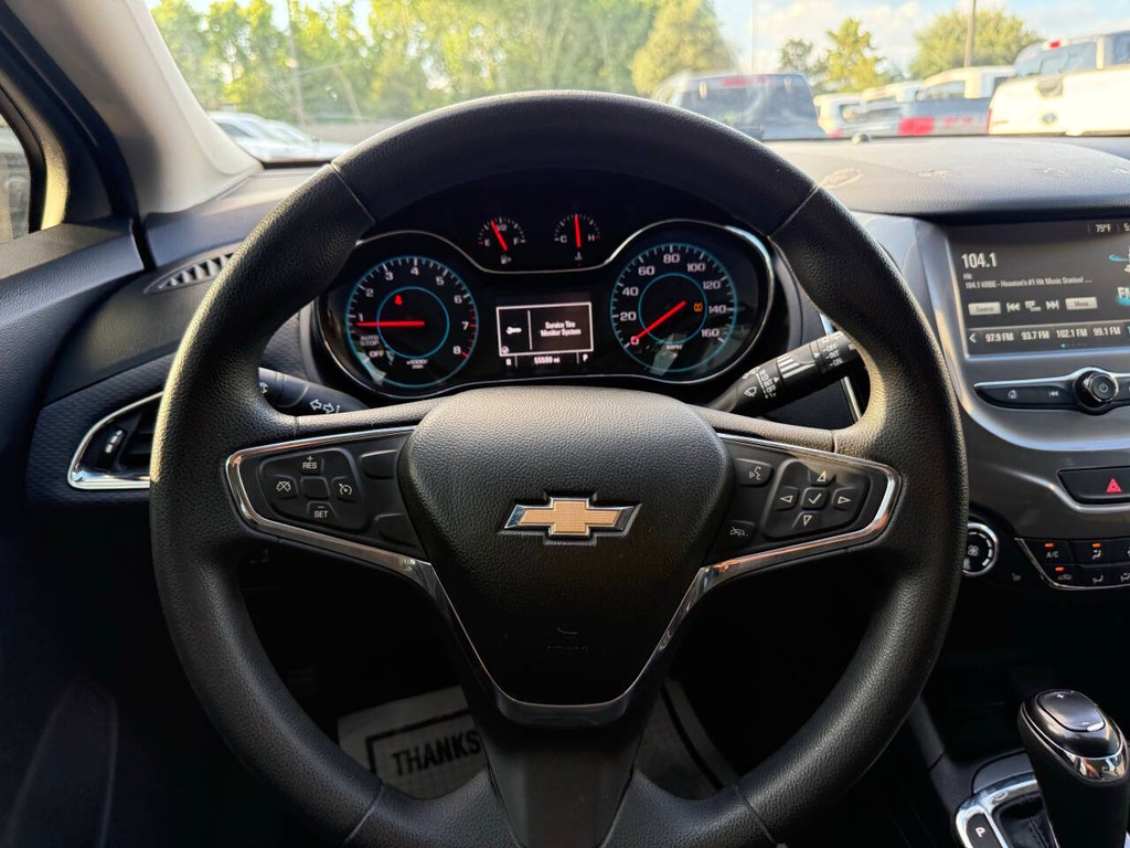 Chevrolet Cruze Vehicle Full-screen Gallery Image 23