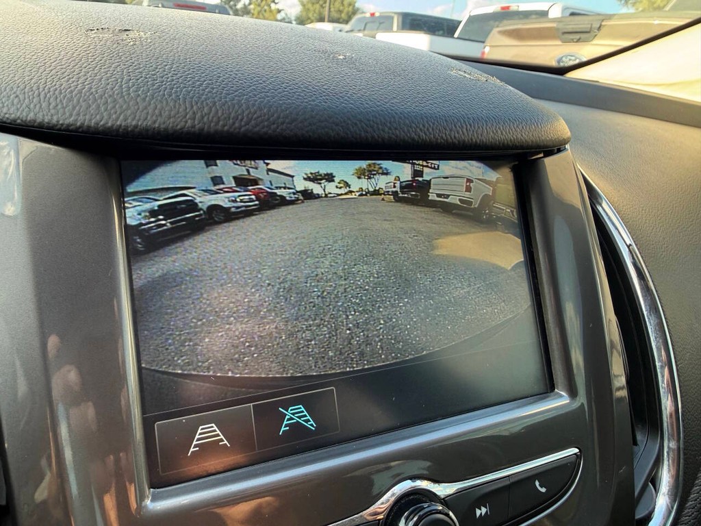 Chevrolet Cruze Vehicle Full-screen Gallery Image 25