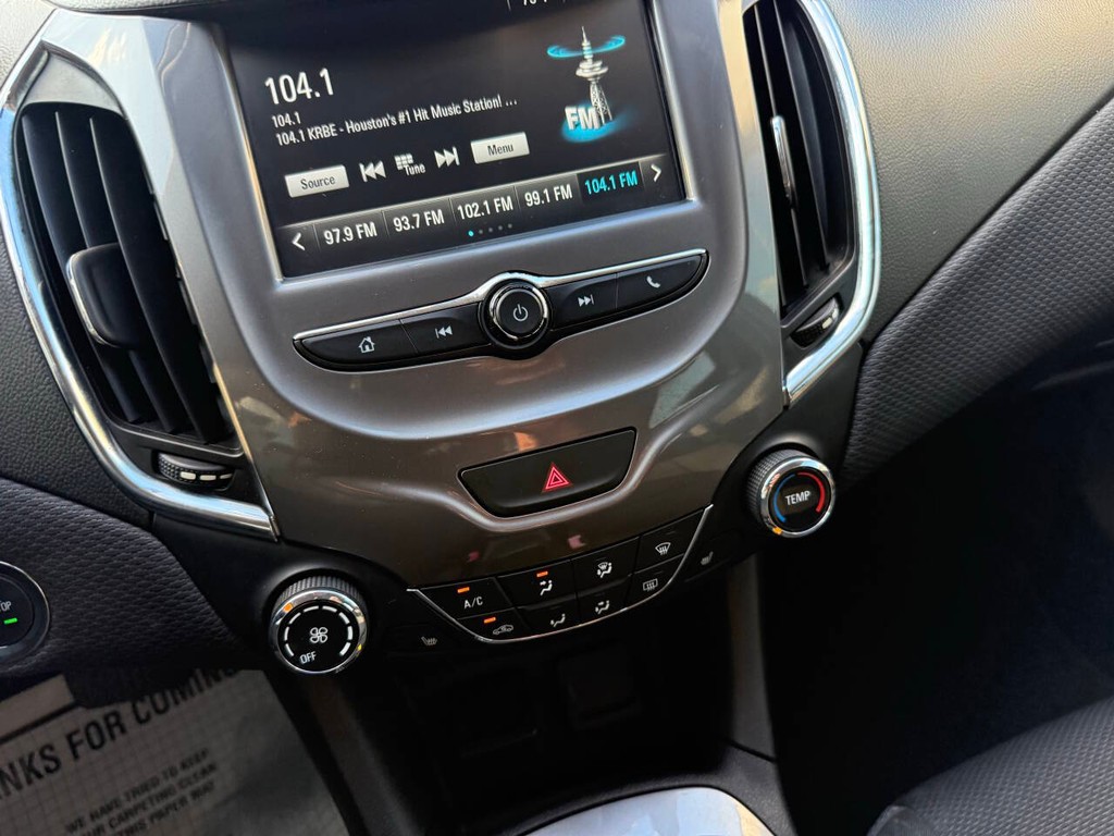 Chevrolet Cruze Vehicle Full-screen Gallery Image 27