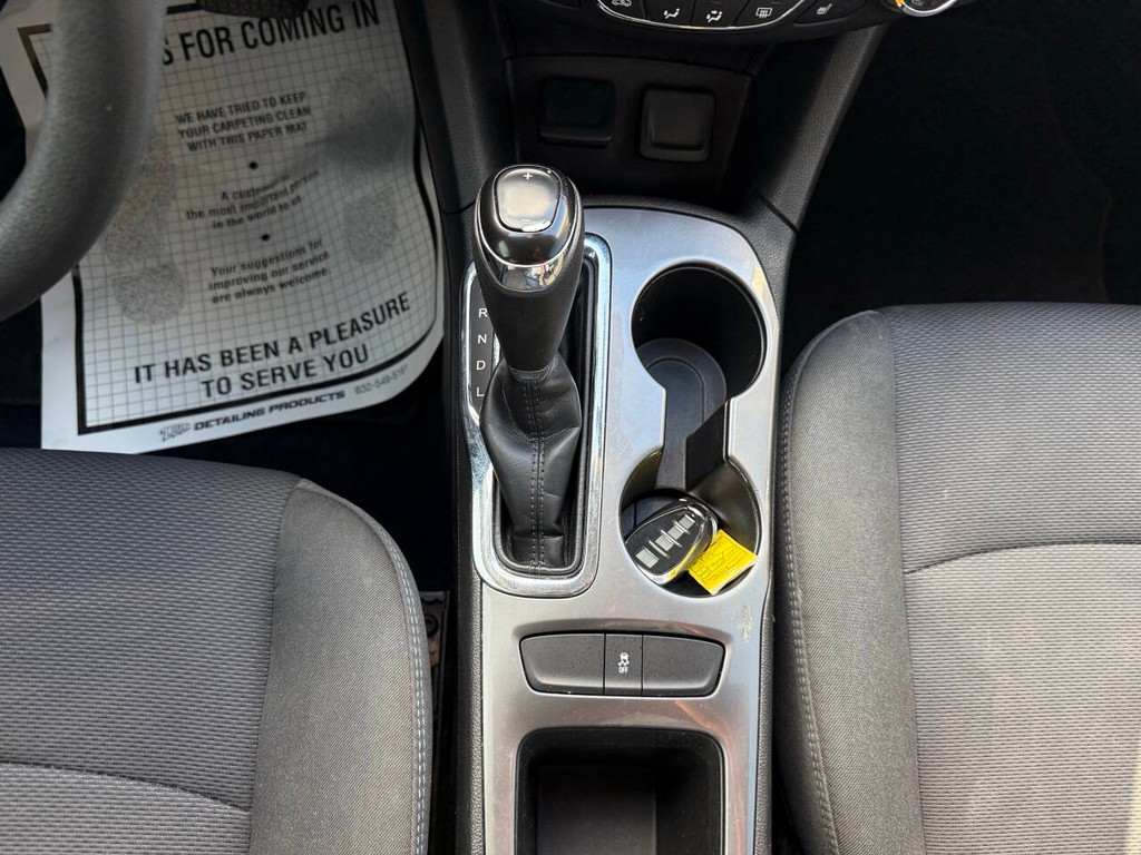 Chevrolet Cruze Vehicle Full-screen Gallery Image 28