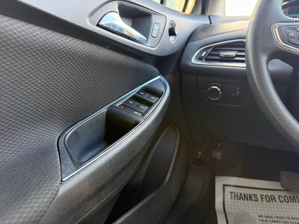Chevrolet Cruze Vehicle Full-screen Gallery Image 29