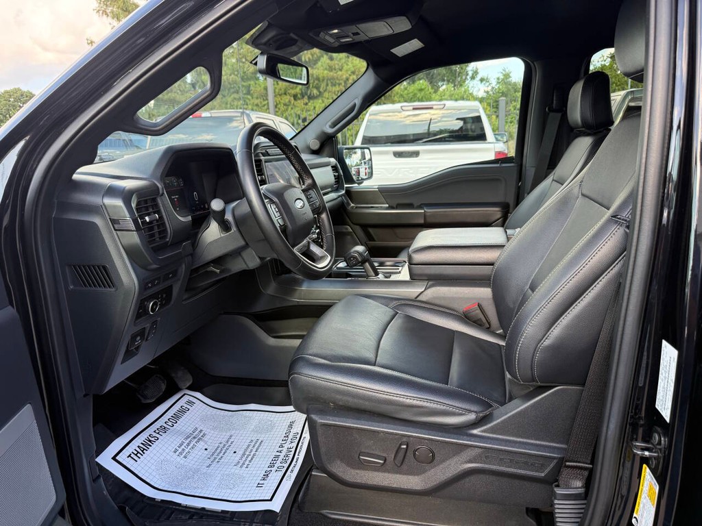 Ford F-150 Vehicle Full-screen Gallery Image 07