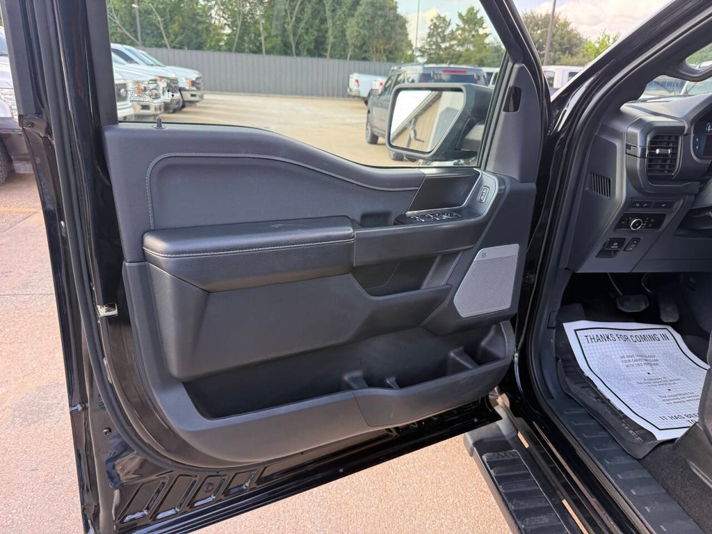 Ford F-150 Vehicle Full-screen Gallery Image 08