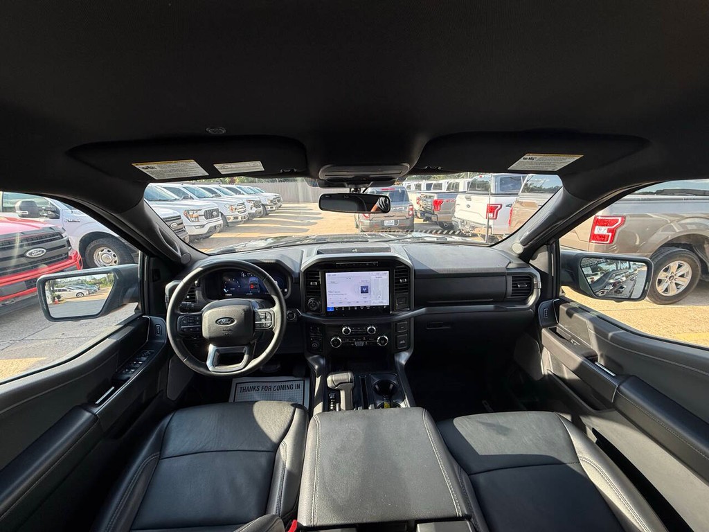 Ford F-150 Vehicle Full-screen Gallery Image 18