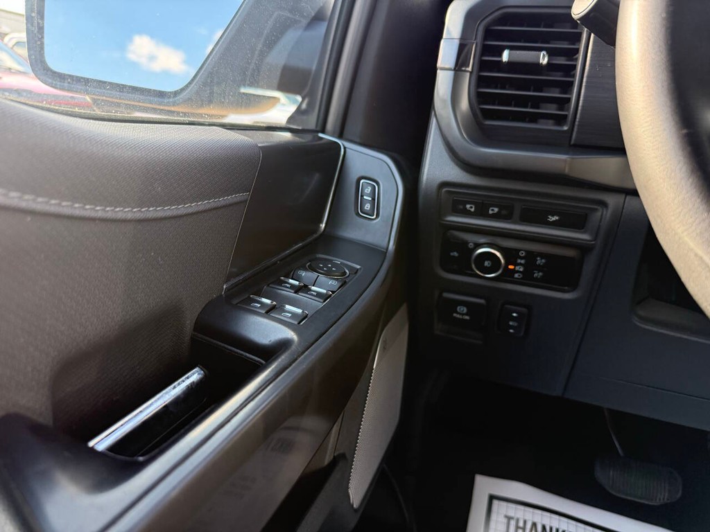 Ford F-150 Vehicle Full-screen Gallery Image 28