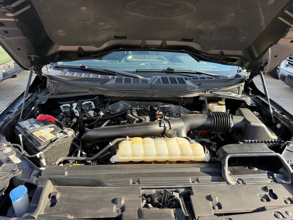 Ford F-150 Vehicle Full-screen Gallery Image 32