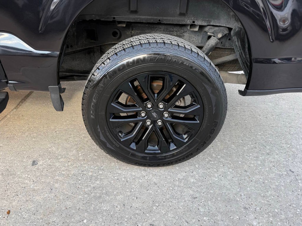 Ford F-150 Vehicle Full-screen Gallery Image 33