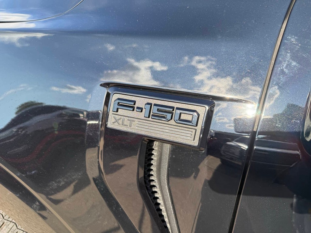 Ford F-150 Vehicle Full-screen Gallery Image 36