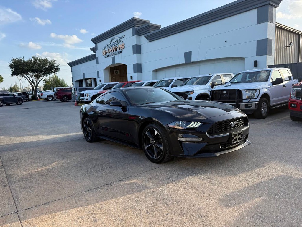 Ford Mustang Vehicle Full-screen Gallery Image 02