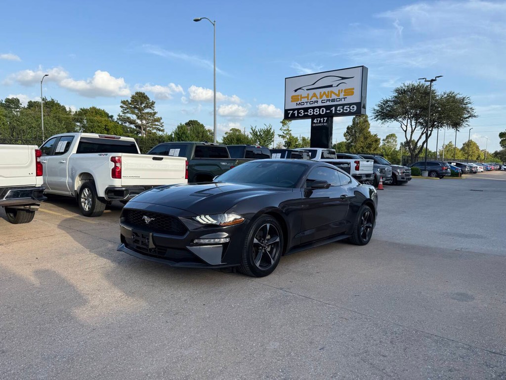 Ford Mustang Vehicle Full-screen Gallery Image 03