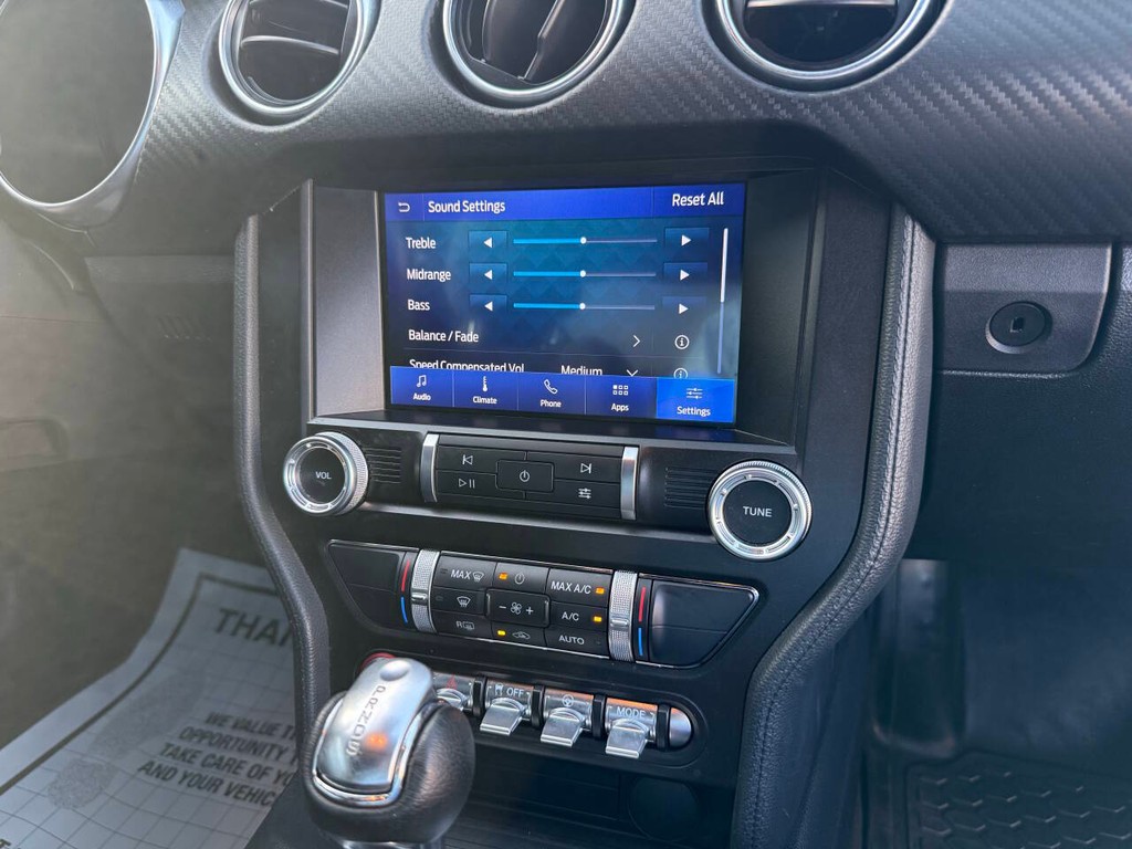 Ford Mustang Vehicle Full-screen Gallery Image 19