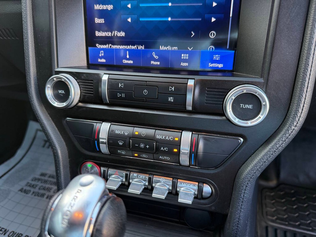 Ford Mustang Vehicle Full-screen Gallery Image 21