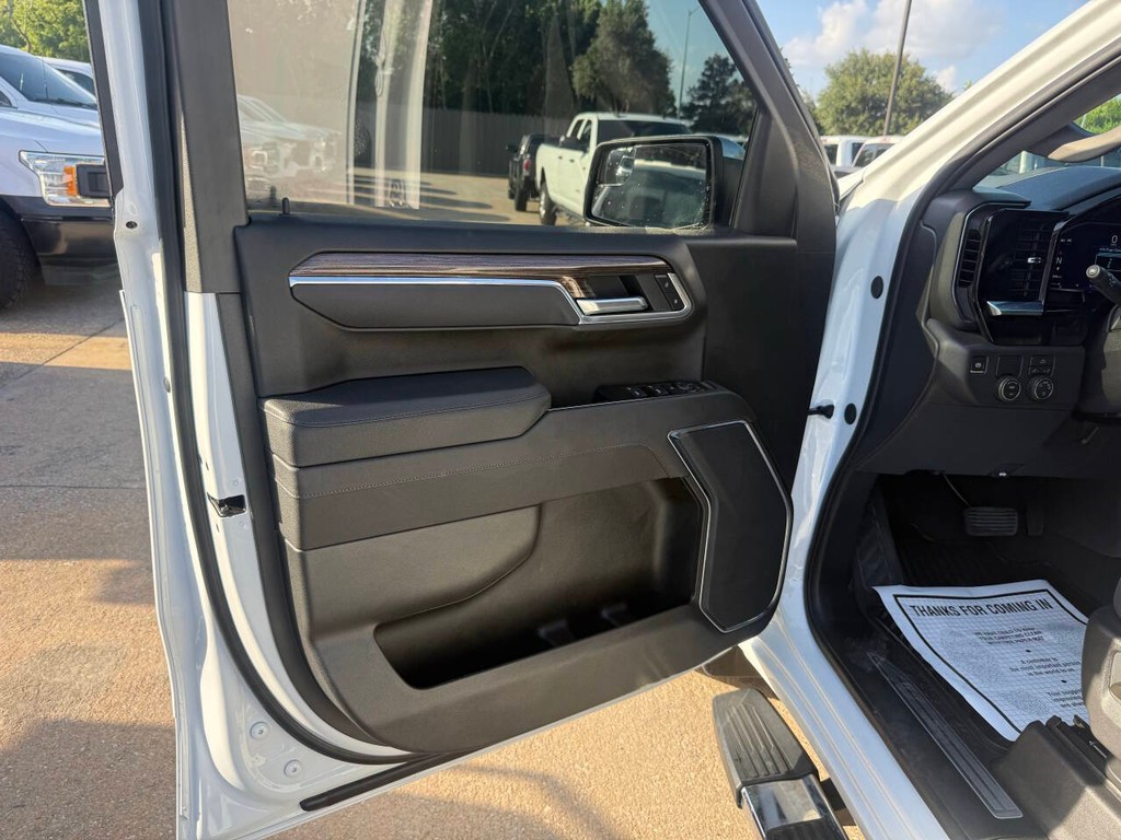 Chevrolet Silverado 1500 Vehicle Full-screen Gallery Image 08