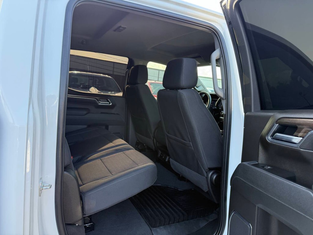 Chevrolet Silverado 1500 Vehicle Full-screen Gallery Image 15