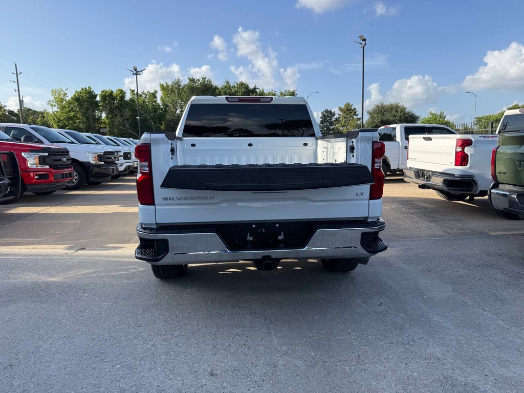Chevrolet Silverado 1500 Vehicle Full-screen Gallery Image 35