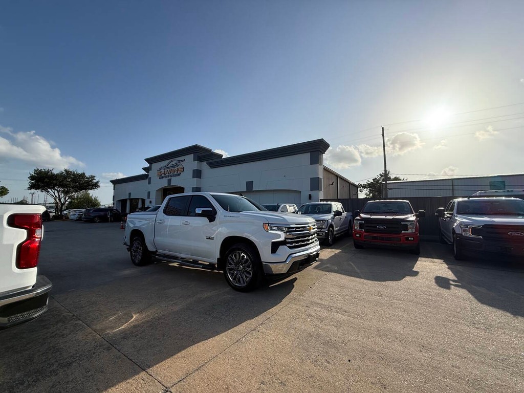 Chevrolet Silverado 1500 Vehicle Full-screen Gallery Image 43