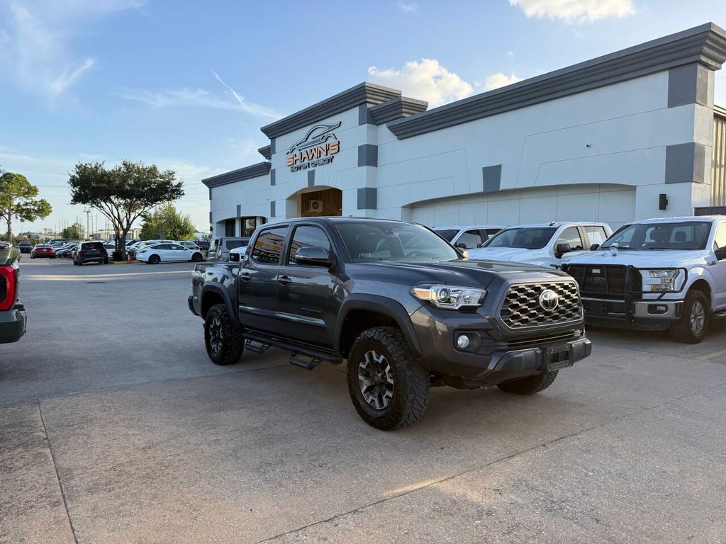 Toyota Tacoma Vehicle Full-screen Gallery Image 02