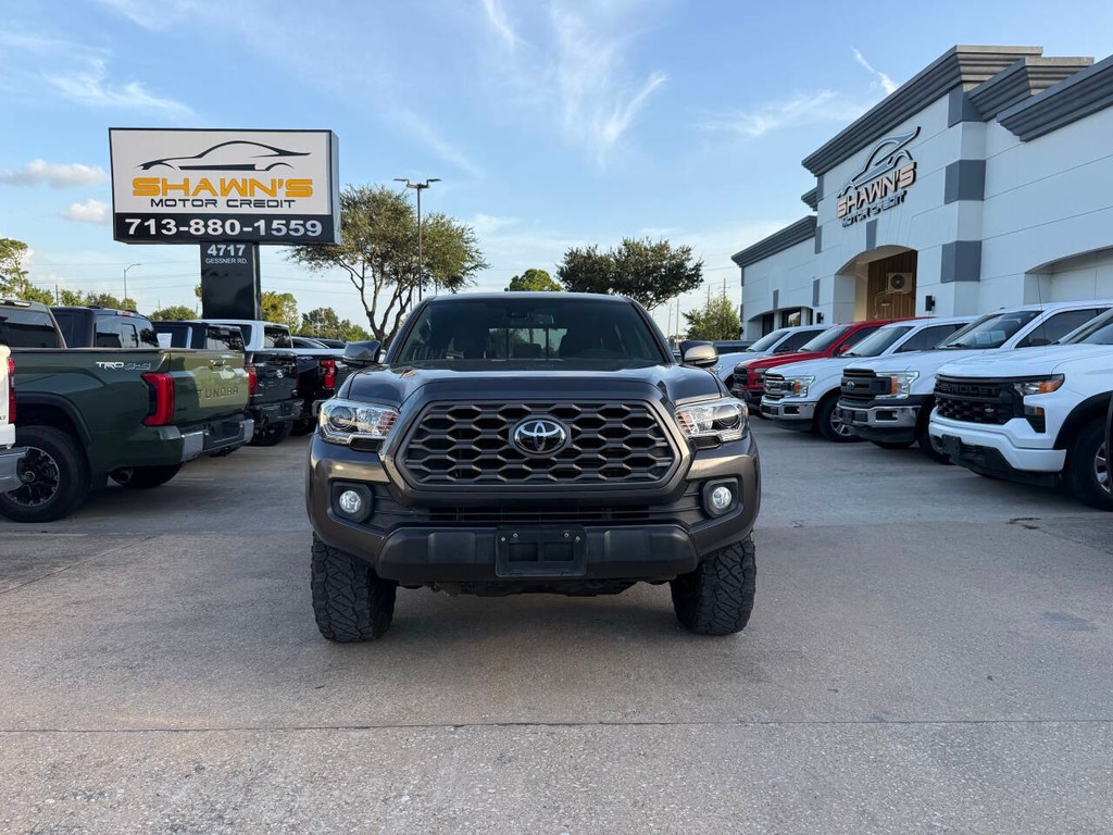 Toyota Tacoma Vehicle Full-screen Gallery Image 41