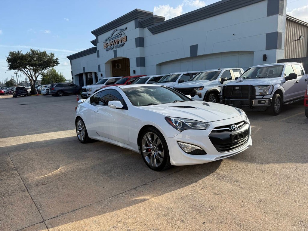 Hyundai Genesis Coupe Vehicle Full-screen Gallery Image 02