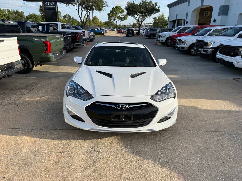 Hyundai Genesis Coupe Vehicle Full-screen Gallery Image 35