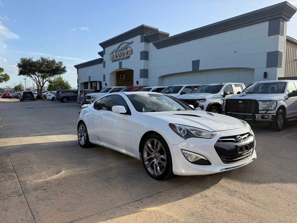 Hyundai Genesis Coupe Vehicle Full-screen Gallery Image 37