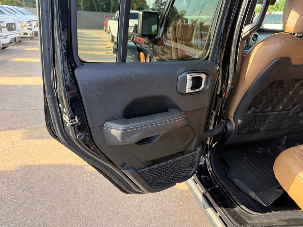 Jeep Wrangler Unlimited Vehicle Full-screen Gallery Image 14
