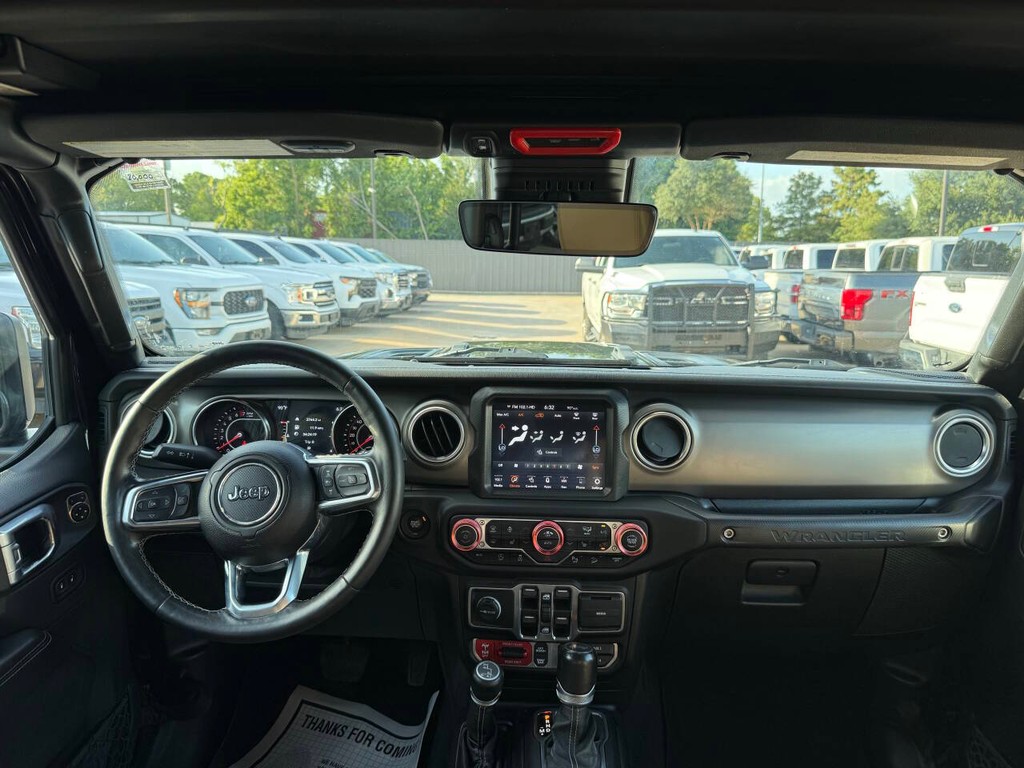Jeep Wrangler Unlimited Vehicle Full-screen Gallery Image 17
