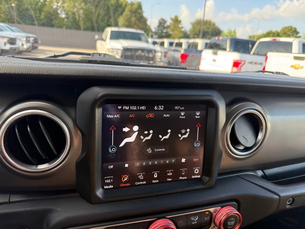 Jeep Wrangler Unlimited Vehicle Full-screen Gallery Image 25