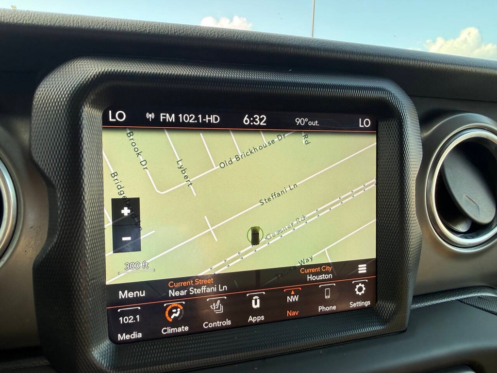 Jeep Wrangler Unlimited Vehicle Full-screen Gallery Image 26