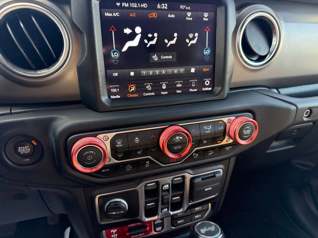 Jeep Wrangler Unlimited Vehicle Full-screen Gallery Image 28